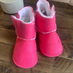 BABY UGGS